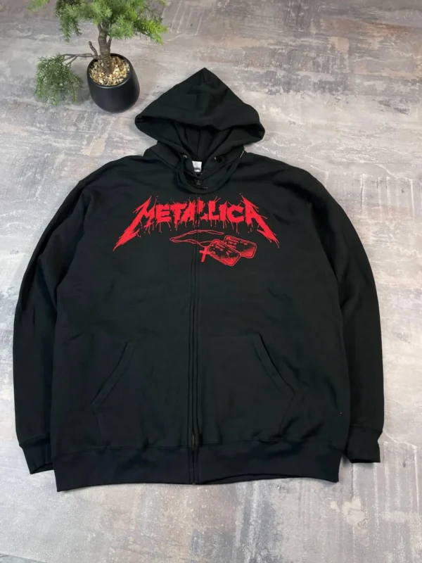 Metallica Printed Zip-Up Hoodie